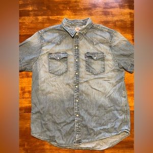 Levi’s Denim Pearl Snap Button Up